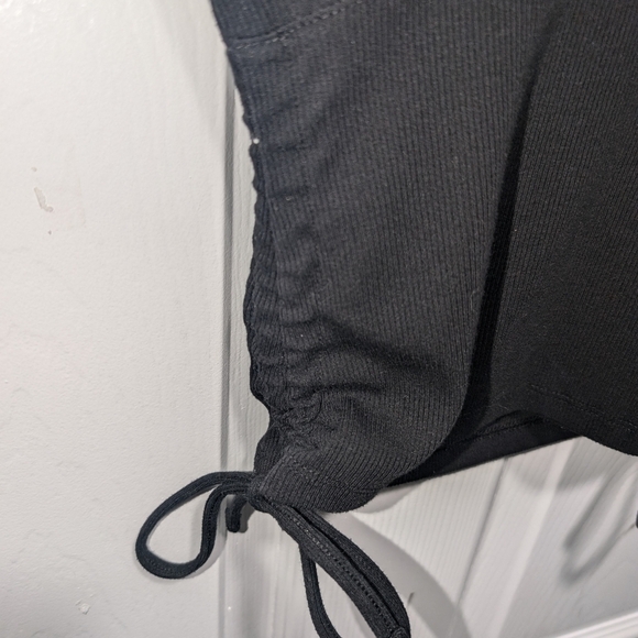 American eagle small black clinched crop top - Picture 3 of 5